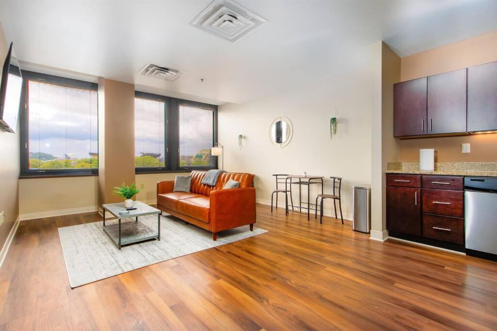 Sprawling Stadium Views Wonderful Location 24-7 Parking Gym Lounge Pittsburgh Exteriör bild