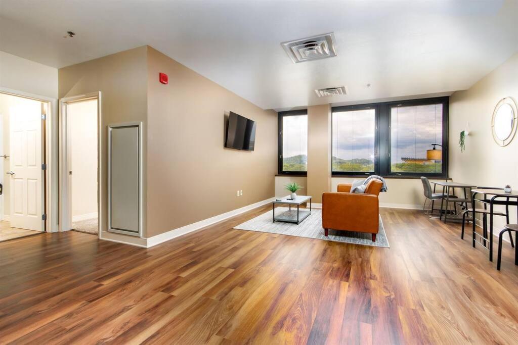 Sprawling Stadium Views Wonderful Location 24-7 Parking Gym Lounge Pittsburgh Exteriör bild